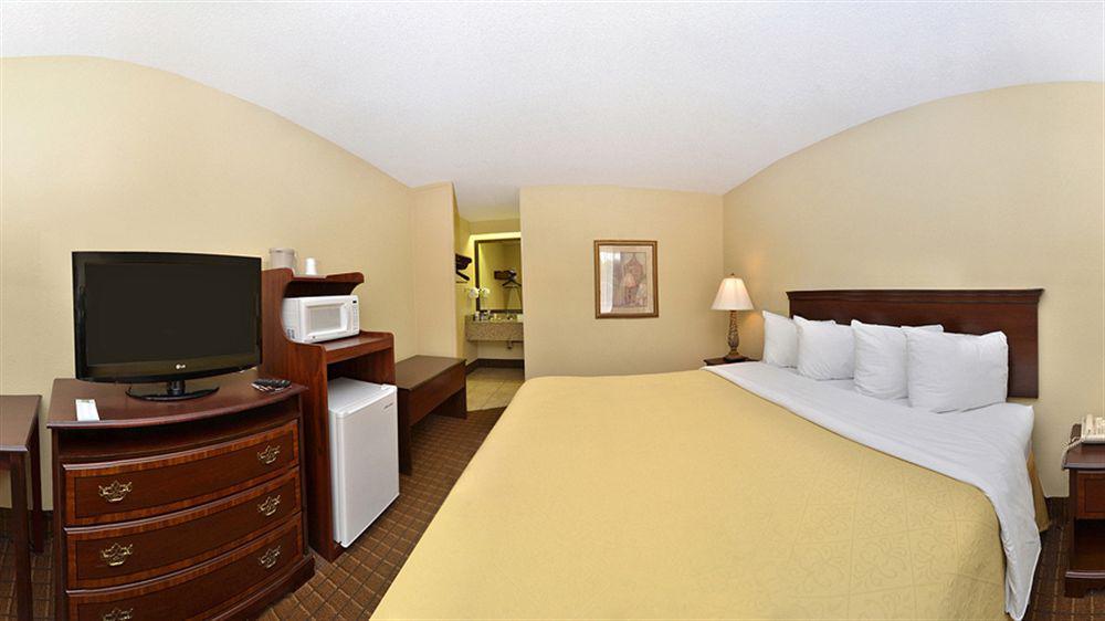 Quality Inn Льюісберґ Екстер'єр фото